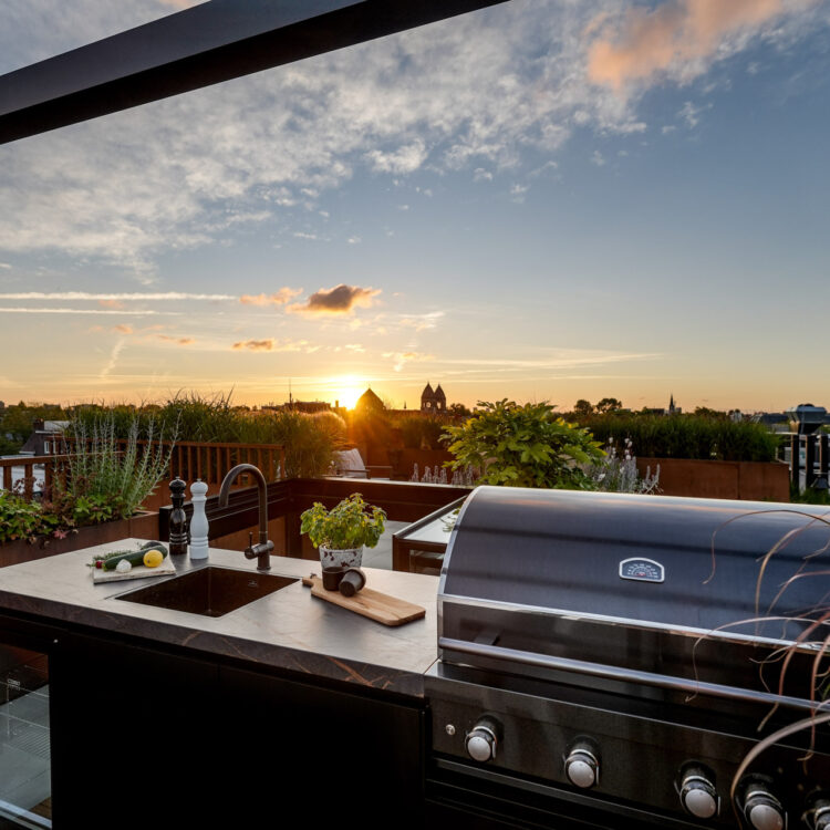 Artistic outdoor kitchen met Borretti