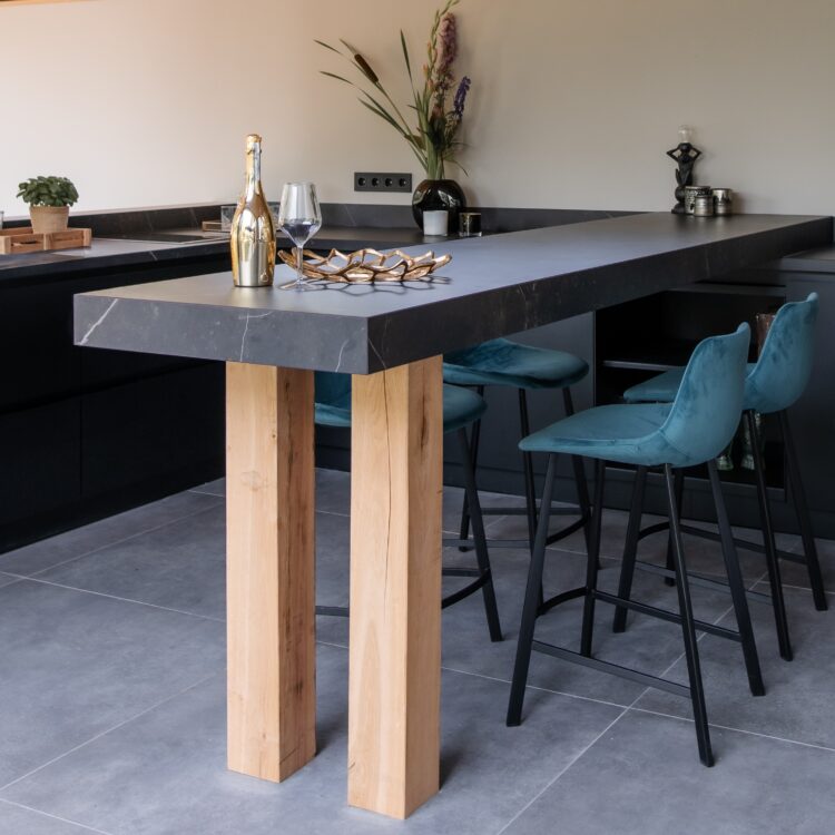 The Black Custom Outdoor Kitchen