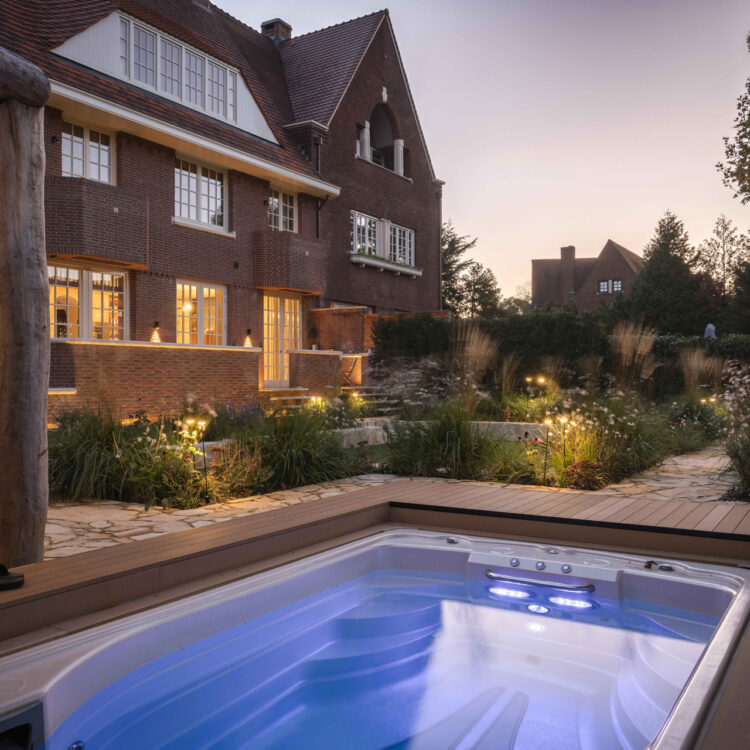 Canal Garden with African Soul